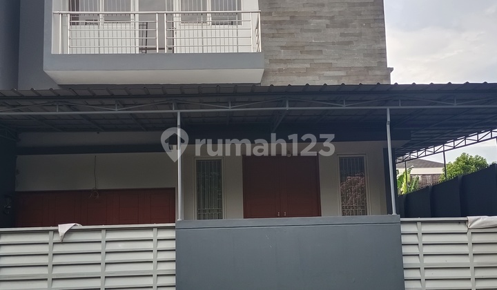 Kawasan Kampus Binus Kemanggisan. Selangkah Ke Slipi. Senayan.