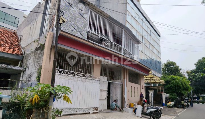 Selangkah ke Rs Tarakan Itc Roxy,Tol Slipi,Istana Negara.