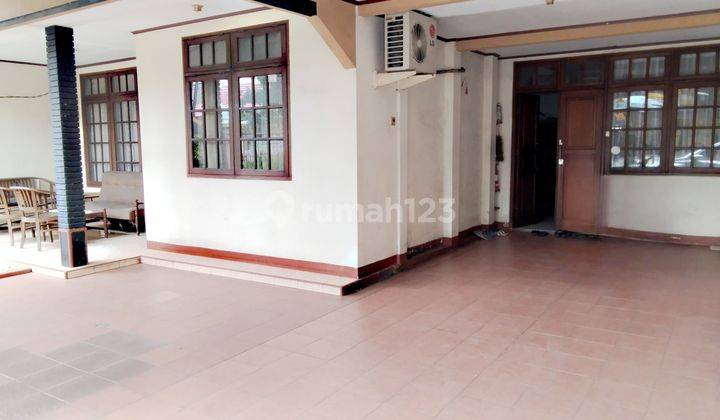 Rumah 2 Lantai Bagus Lokasi Strategis  2