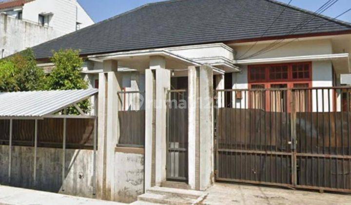 Dijual Rumah Dengan Halaman Luas Di Komp Bogor Baru 1