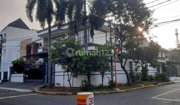 Rumah Hook 2 Lantai Di Pemukiman Elit Pondok Indah 2