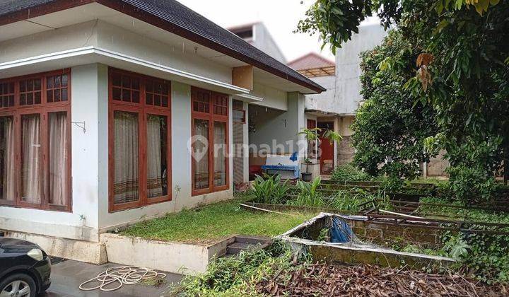 Dijual Rumah Dengan Halaman Luas Di Komp Bogor Baru 2