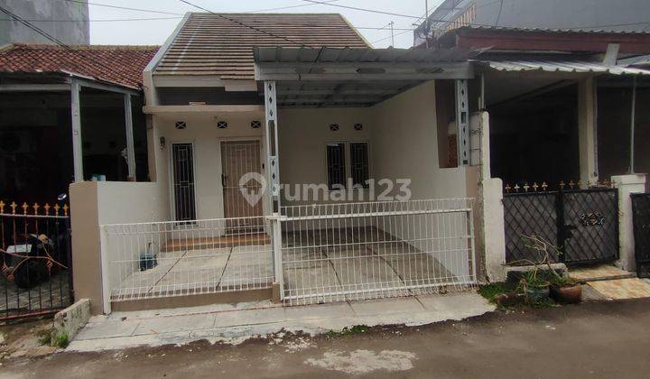 Rumah Strategis di Bukit Cimanggu City 1 Lantai 3 Kamar Tidur 1