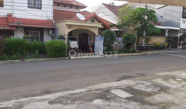 Dijual Rumah Permanen 2 Lantai di Lokasi Strategis Cocok Untuk Usaha 1