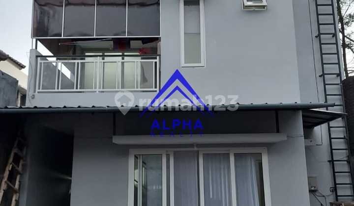 Semi-Furnished House in CIgadung Wing Dago Complex Semi-Furnished House in CIgadung Wing Dago Complex