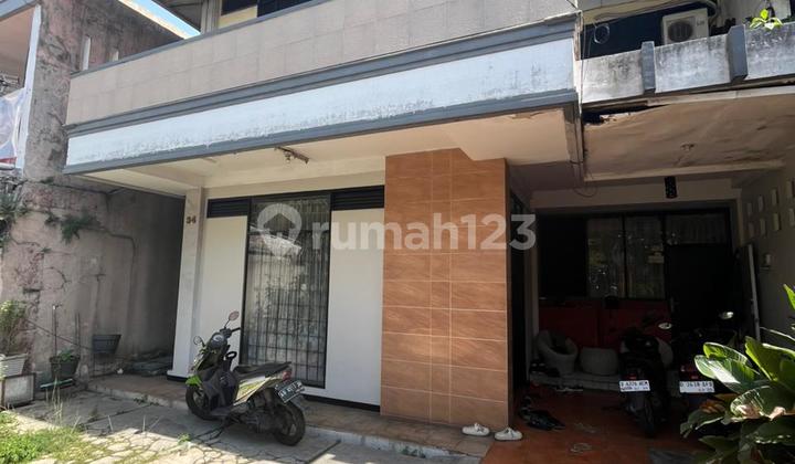 3-Storey House Suitable for Strategic Office in Sukaluyu Near Gasibu