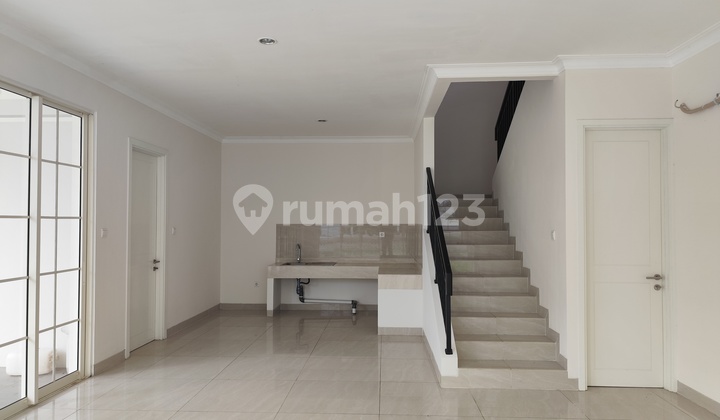 Rumah Mewah Hadap Danau Anapuri Dekat Clubhouse Podomoro Bandung 2