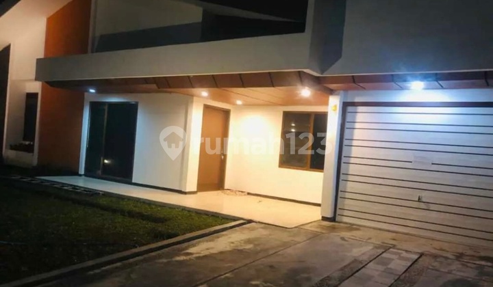 Rumah Mewah Dekat Kampus Maranatha dan Pvj Setrasari Bandung 2