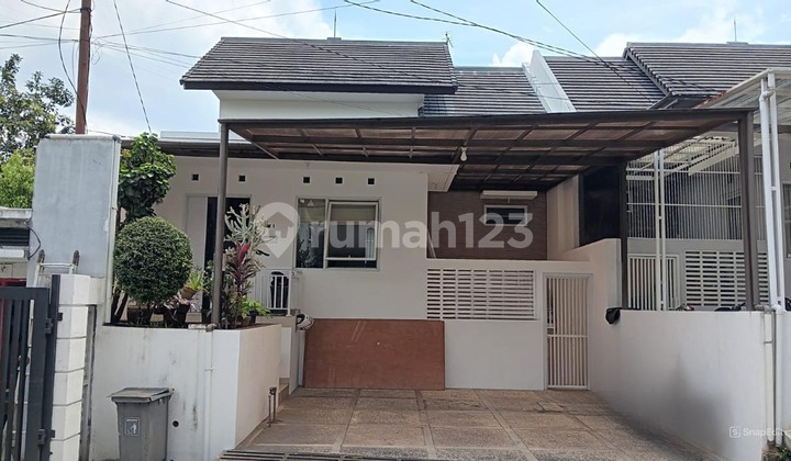 Dijual Rumah  Luas 160 m2 Nego Semi Furnished Cigadung Bukit Ligar