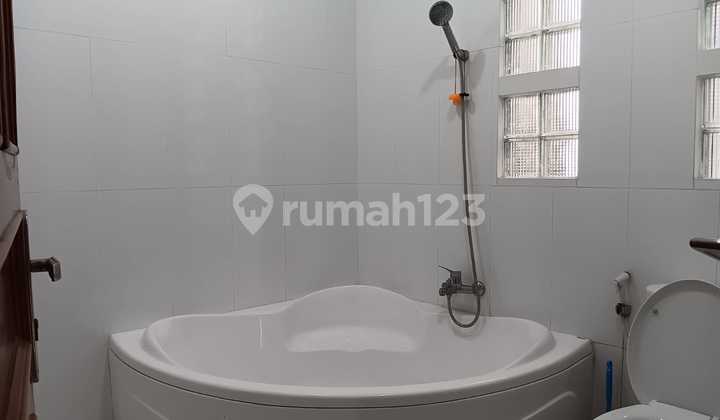 Rumah Sewa 5 Kamar Dekat Upi Gegerkalong Wetan Bandung Kota 2