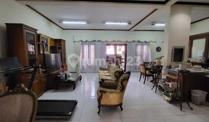 Rumah Mewah Full Furnished Dekat Tol Pasteur Setrasari Bandung 2