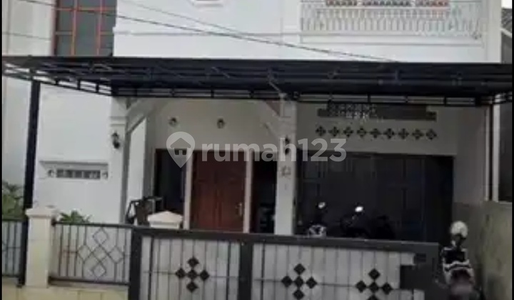 3 Bedroom House in Taman Mutiara Complex, Central Cimahi
