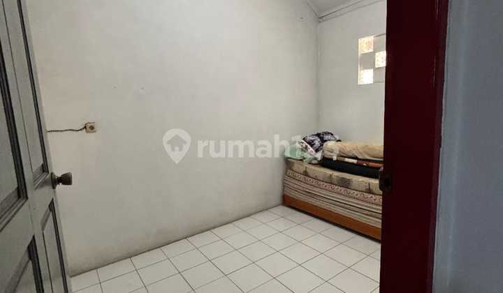 For Sale: Spacious 365 m2 House Near Garut Paminggir Station, Garut City 2