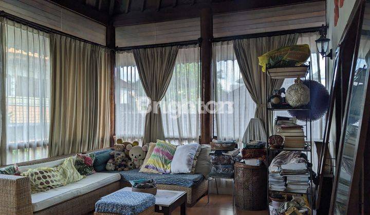 RUMAH DENGAN DESIGN KLASIK DI DAERAH CANGGU BALI 1