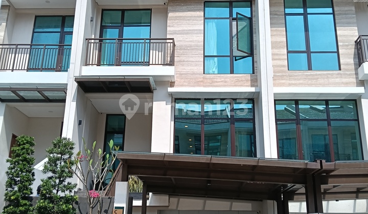 Townhouse Ekslusif , Rapi Dan Modern Siap Huni