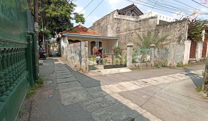 Land/Old House for Sale, Land Price in Kramat Jati, East Jakarta. Land/Old House for Sale, Land Price in Kramat Jati, East Jakarta.