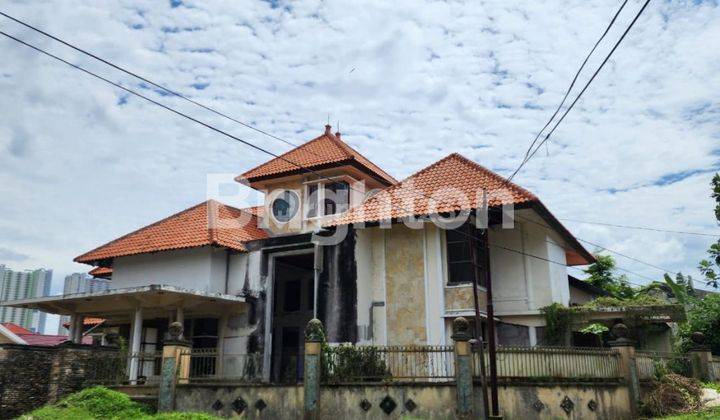 Rumah Hook Darmo Sentosa, Luas 869 m2, Dekat Dengan Mayjend Sungkono 1