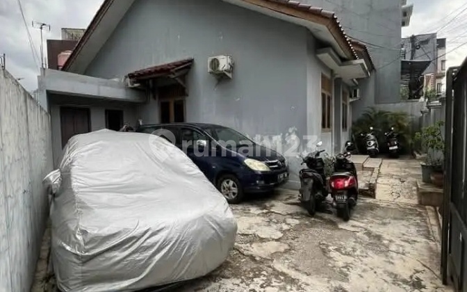 For Sale: Boarding House in Kebon Kacang, Central Jakarta, behind Plaza Indonesia, just a step away from Bundaran HI. Priced below appraisal value. 2