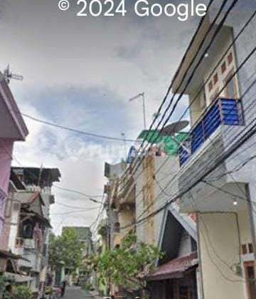 For Sale Old House in Kota Bambu Slipi Palmerah West Jakarta, suitable for boarding house. 2