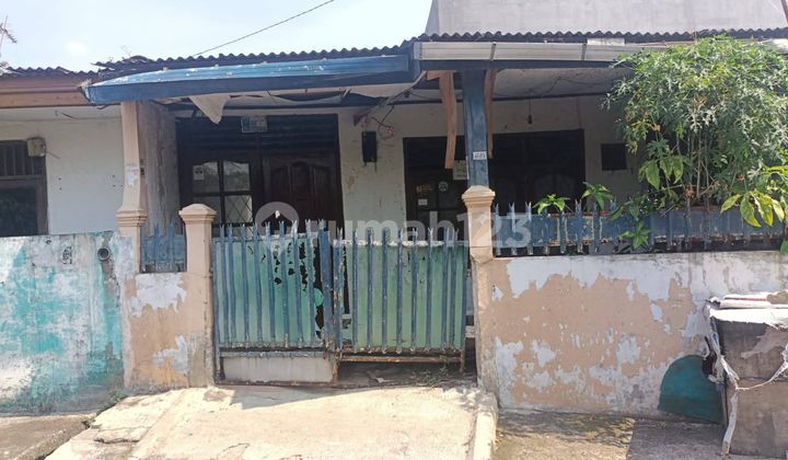 Dijual Rumah Sederhana 3 Menit ke Senayan dan Stasiun Palmerah