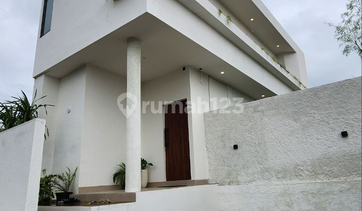 Luxury Villa Fully Furnished Luxury Villa Fully Furnished
