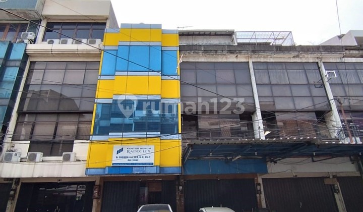 Ruko Komplek Perkantoran Roxy Mas 4,5x16 Semi Furnished Bisa KPR