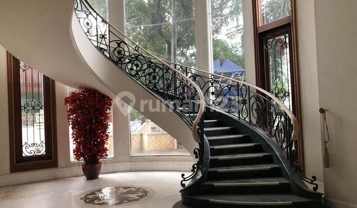 Classic Luxury Pinisi Permai House PIK 21x16 4+2KT SHM Facing Main Road