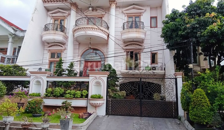 Rumah Mewah Classic 3,5Lt 14x26 366m2 6KT SHM Komplek Pluit Putri