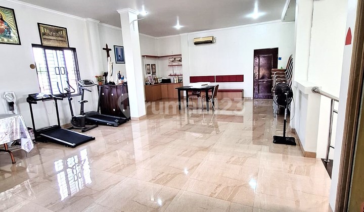 Shop House 8x36.5, 5+2BR, Rooftop Pocket, Strategic Main Road Location 2