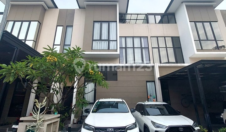Beautiful Matana JGC Cakung House 8x14 4+1BR Freehold Title Fully Furnished