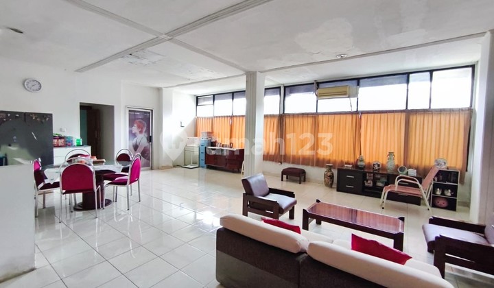 Ruko Hook Strategis 220M² Hadap Jalan Raya di Gambir Jakpus Ruko Hook Strategis 220M² Hadap Jalan Raya di Gambir Jakpus