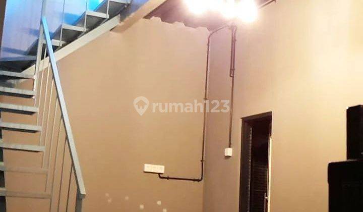 Rumah 3 Lantai Dalam Komplek di Jatibening, Bekasi Konsep Industrial  2