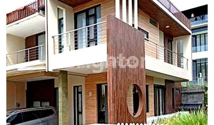 Villa Modern 2 Lantai 3 Rooftop Di Kota Batu 1