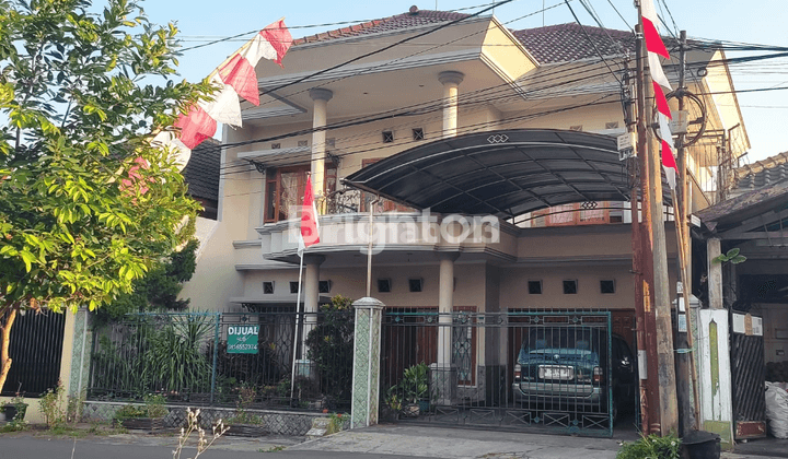 Rumah Megah Dan Luas  2 Lantai Di Area Jalan Papa 1