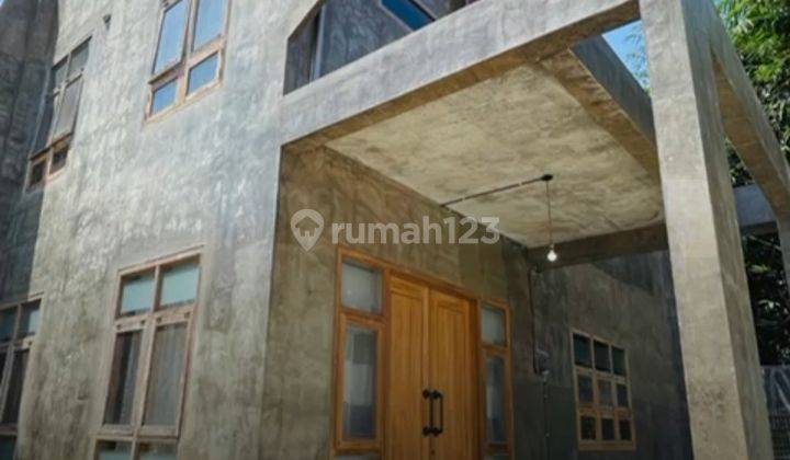 Rumah 2 Lantai Konsep Industrial Mepet Kota Blitar 2