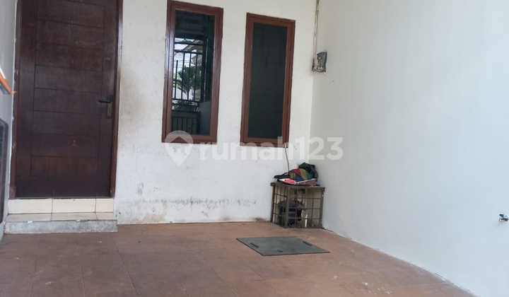 Sewa rumah strategis di Jakarta Selatan 2
