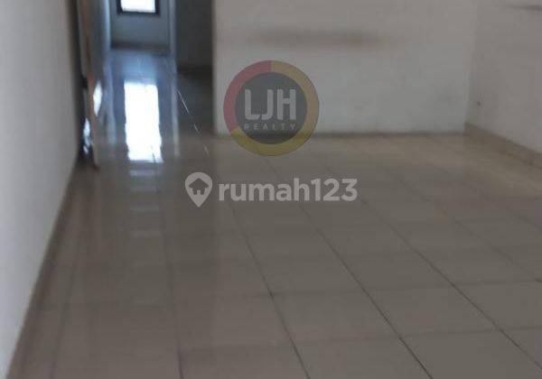 Sewa rumah strategis siap pakai  2