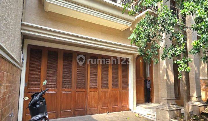 Rumah Classic Full Marmer Dengan Harga Murah Dengan Kolam Renang Pribadi Di Jakarta Selatan Rumah Bagus SHM - Sertifikat Hak Milik di Veteran Semi Furnished 1