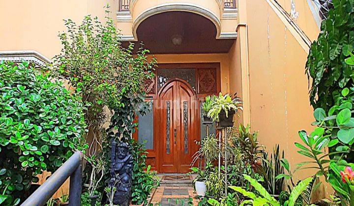 Luxury Mediteranian House With Private Pool And Garden Rumah Semi Furnished SHM - Sertifikat Hak Milik Bagus di Rempoa 2