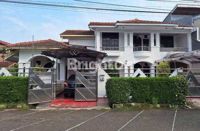 RUMAH NYAMAN DEPAN TAMAN TENGAH KOTA 1