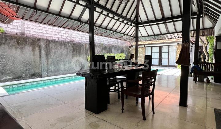Villa Luas Goa Gong Jimbaran Bali