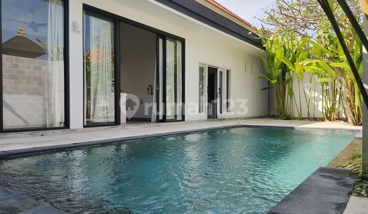Villa Luas Batubelig Bali Villa Luas Batubelig Bali