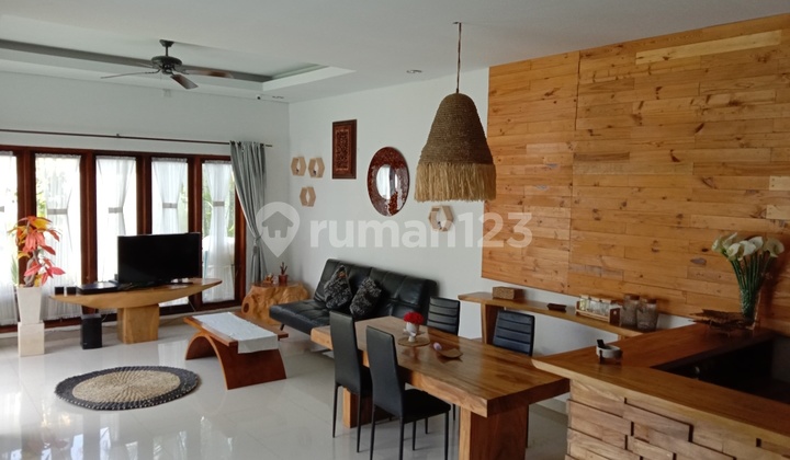 Villa Mumbul Dekat Hotel Plagoo Nusa Dua Bali