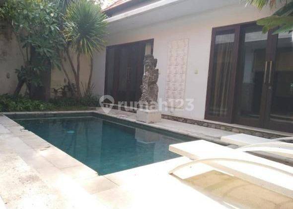 Villa Dekat Pantai Pengembak Sanur Bali 1