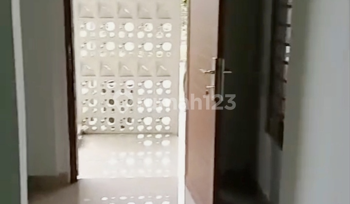 2+1 Bedroom House with Storage, Clean, Comfortable and Good Ventilation, Batam City