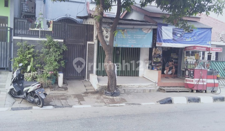 Dijual Rumah 2 Lantai, Berikut Kios Depan Rumah, Cilincing, Jakarta Utara