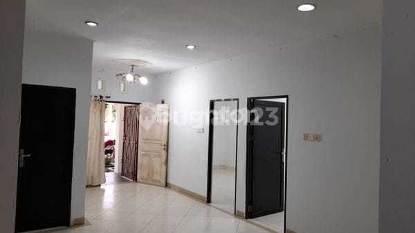 For Sale Neat House, Ready to Move In at the Best Price, Puri Legenda Housing, City Center, Batam Center. For Sale Neat House, Ready to Move In at the Best Price, Puri Legenda Housing, City Center, Batam Center.