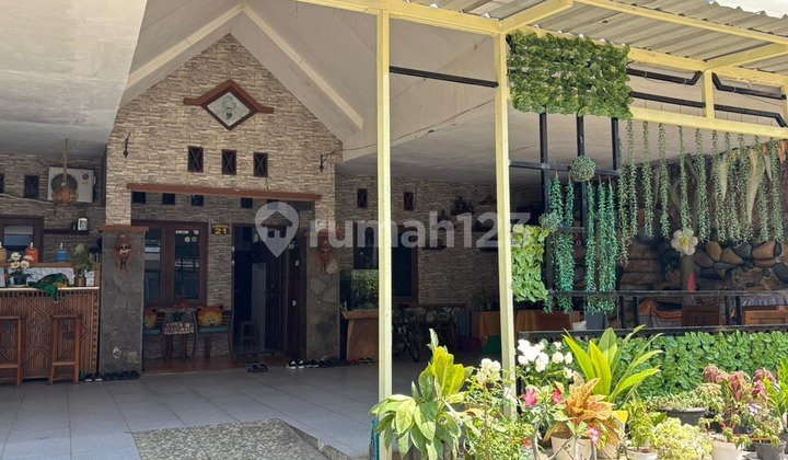 FOR SALE LARGE HOUSE, SPACIOUS LAND IN THE ELITE SPRINGHILL GARDEN HOUSING ESTATE, MALANG