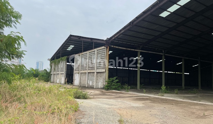 Land in the Center of Bekasi City. Land in the Center of Bekasi City.