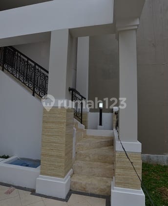 Di.komplek Textile Mangga Dua Raya Building. Ready to Use.